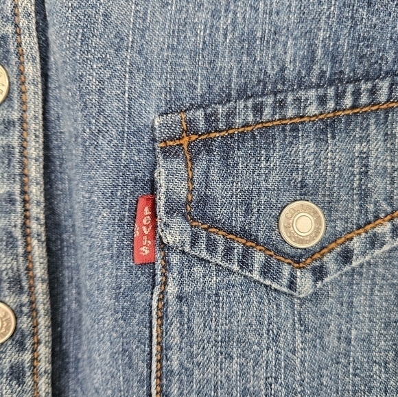 Vintage Short sleeves blouse jeans by LEVI'S size medium - Picture 3 of 7